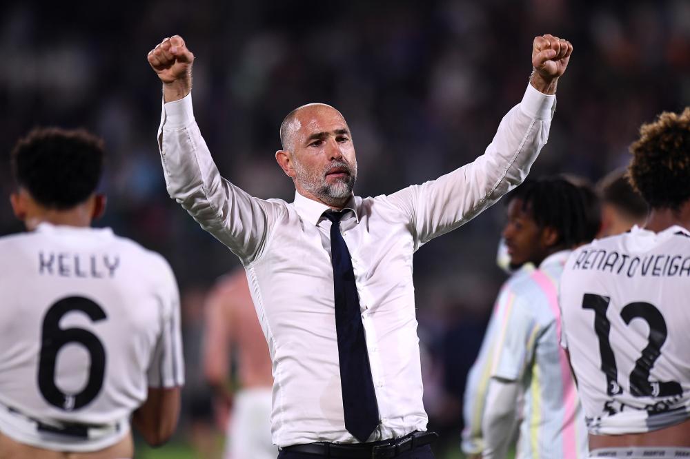 强势回归！萨内首次单场国家队比赛造3球，第二次梅开二度